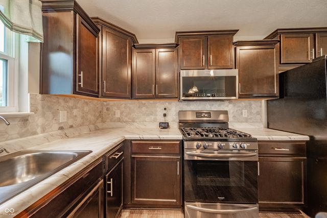 6552 Blackthorne Drive, Pendleton, IN 46064