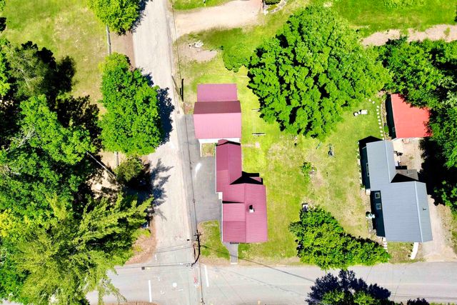 39 Chestnut Street, Tilton, NH 03276