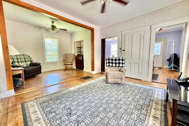 39 Chestnut Street, Tilton, NH 03276