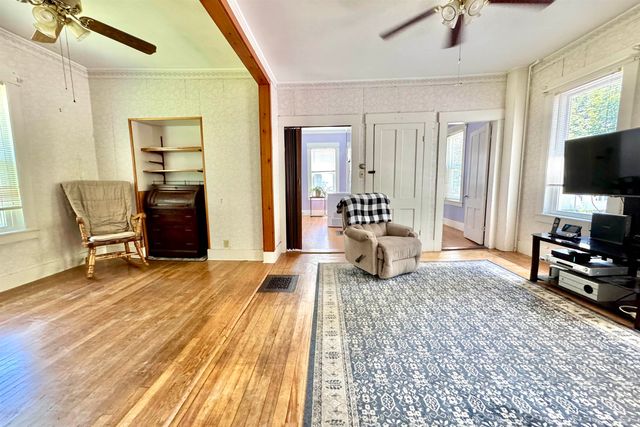 39 Chestnut Street, Tilton, NH 03276