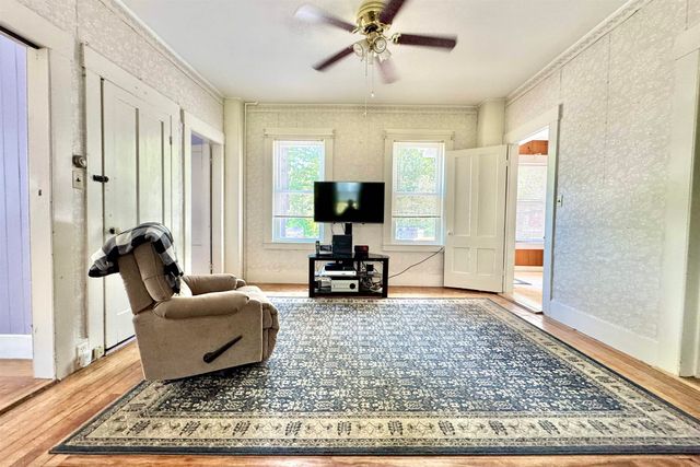 39 Chestnut Street, Tilton, NH 03276
