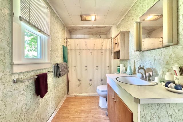 39 Chestnut Street, Tilton, NH 03276