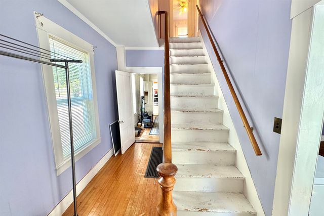 39 Chestnut Street, Tilton, NH 03276