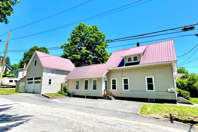 39 Chestnut Street, Tilton, NH 03276