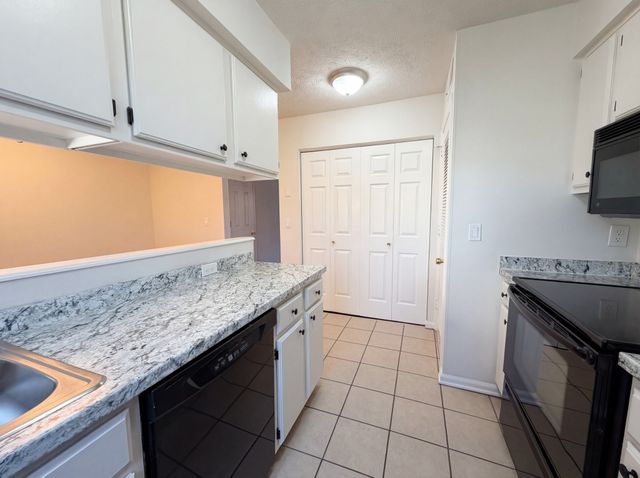 211 Thistle Ln, Hermitage, TN 37076