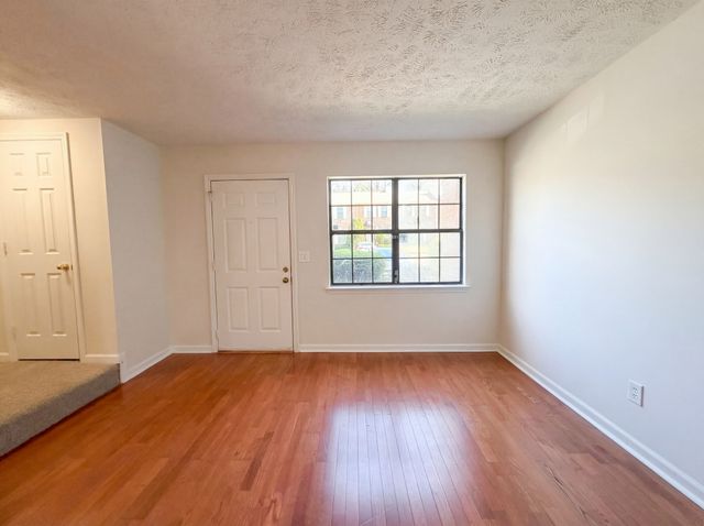 211 Thistle Ln, Hermitage, TN 37076