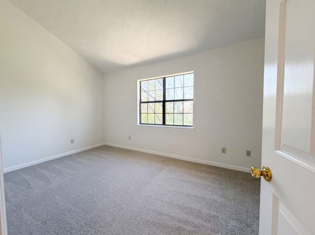 211 Thistle Ln, Hermitage, TN 37076