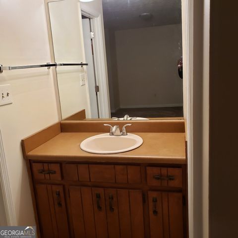 5871 N Castlegate Drive A, Atlanta, GA 30349