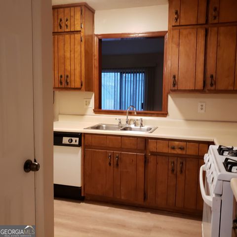 5871 N Castlegate Drive A, Atlanta, GA 30349