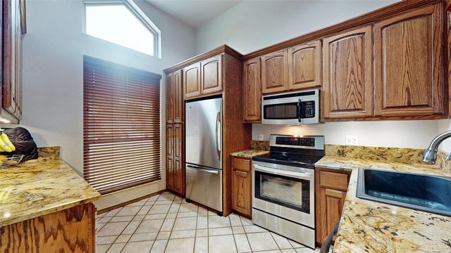 911 Azalia Drive, Lewisville, TX 75067