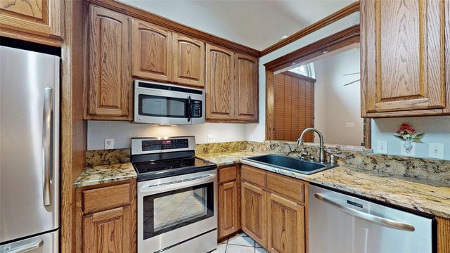 911 Azalia Drive, Lewisville, TX 75067