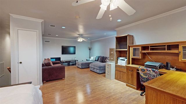 911 Azalia Drive, Lewisville, TX 75067