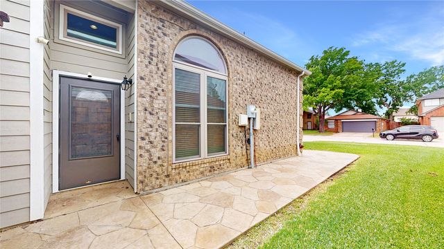 911 Azalia Drive, Lewisville, TX 75067
