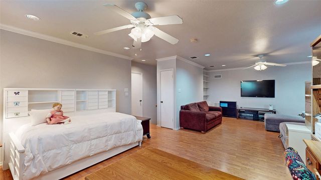 911 Azalia Drive, Lewisville, TX 75067