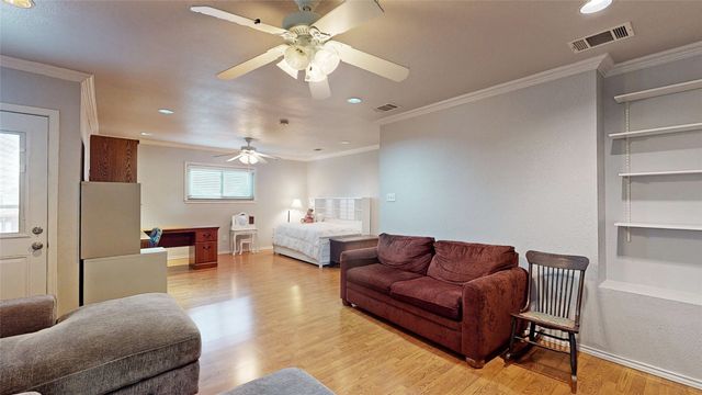 911 Azalia Drive, Lewisville, TX 75067