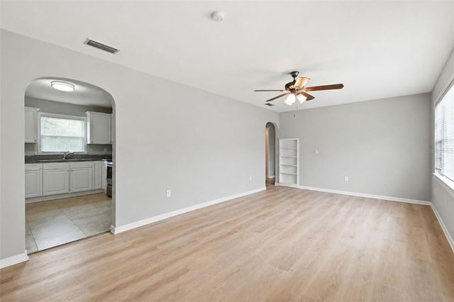 2817 HAWTHORNE STREET, Sarasota, FL 34239