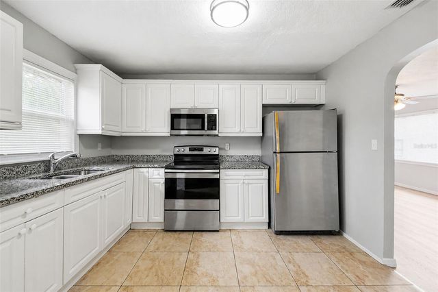 2817 HAWTHORNE STREET, Sarasota, FL 34239
