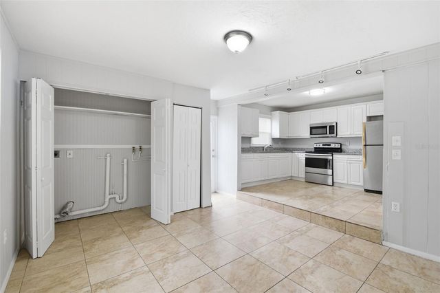 2817 HAWTHORNE STREET, Sarasota, FL 34239