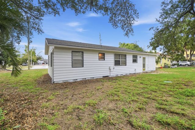 2817 HAWTHORNE STREET, Sarasota, FL 34239