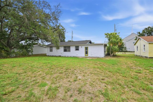 2817 HAWTHORNE STREET, Sarasota, FL 34239
