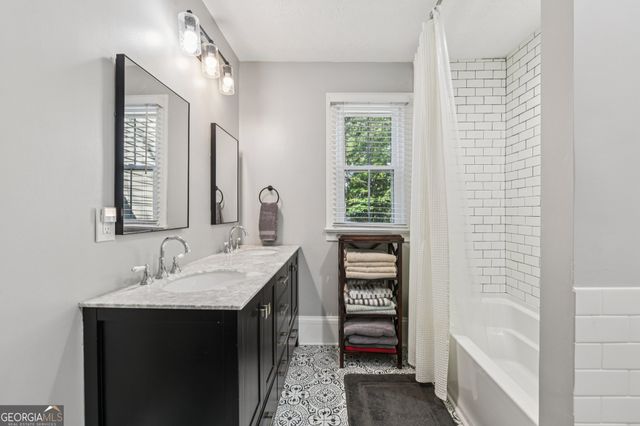 207 E Hightower Trail, Social Circle, GA 30025