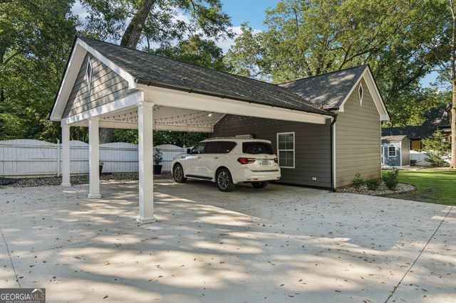 207 E Hightower Trail, Social Circle, GA 30025