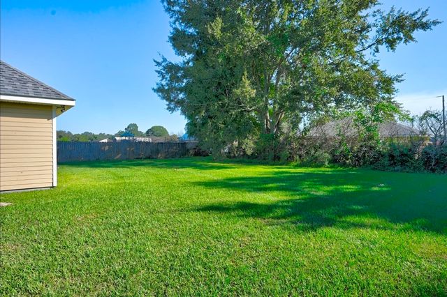 112 Lillian Dr, Plattenville, LA 70393