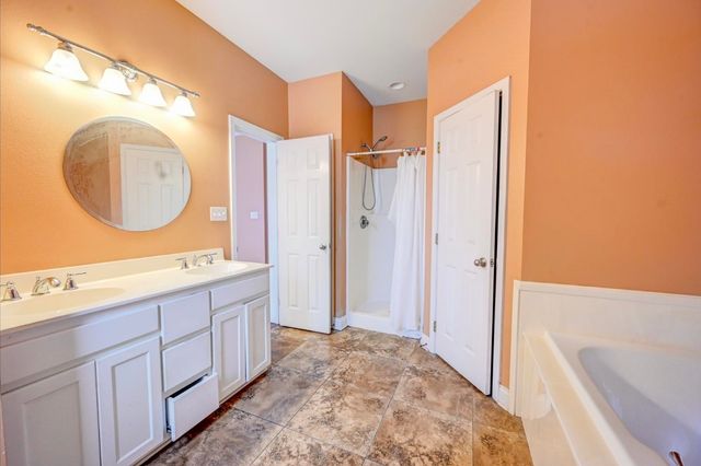 112 Lillian Dr, Plattenville, LA 70393