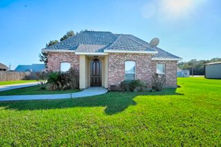 112 Lillian Dr, Plattenville, LA 70393