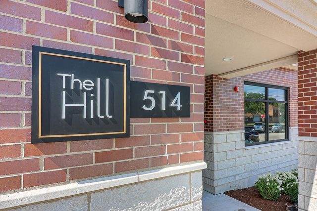 514 Hillgrove Avenue 204, Western Springs, IL 60558