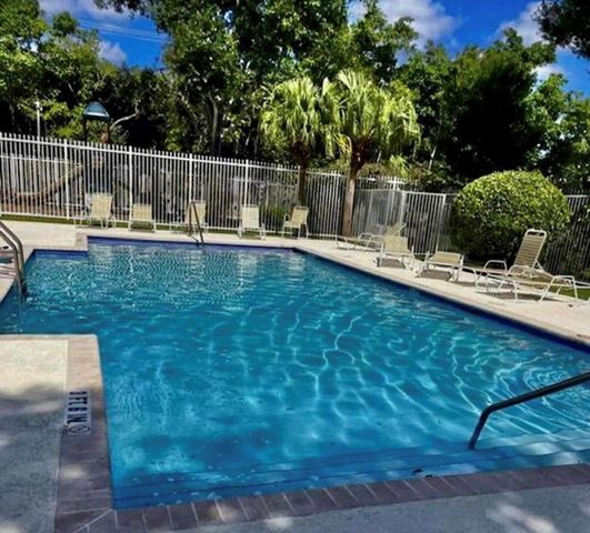 816 Summit Lake Drive, West Palm Beach, FL 33406
