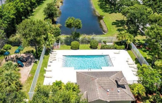 816 Summit Lake Drive, West Palm Beach, FL 33406