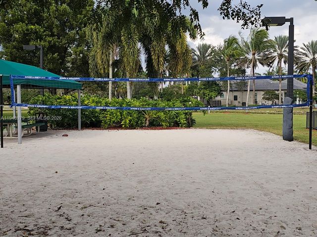 12981 Kapok Ln, Davie, FL 33330