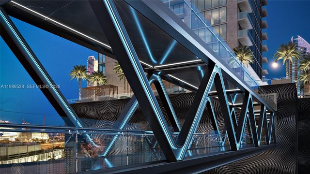 20 NE 11 3608, Miami, FL 33132