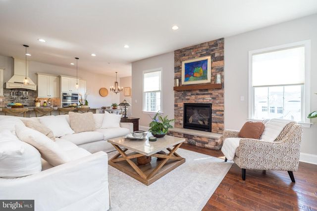 73 CREEKVIEW LN, Yardley, PA 19067