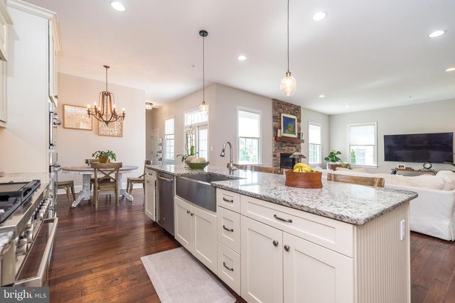73 CREEKVIEW LN, Yardley, PA 19067