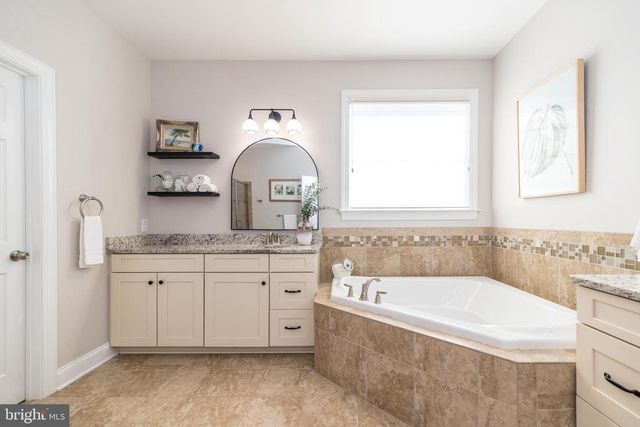 73 CREEKVIEW LN, Yardley, PA 19067