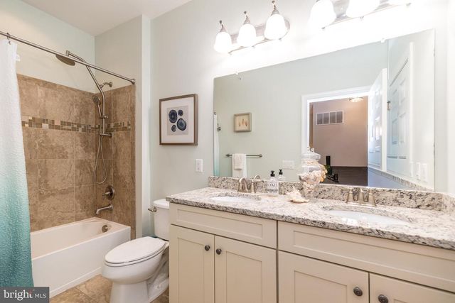 73 CREEKVIEW LN, Yardley, PA 19067