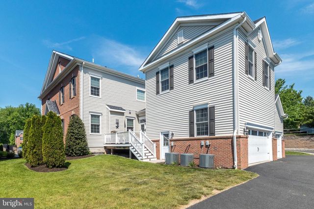 73 CREEKVIEW LN, Yardley, PA 19067