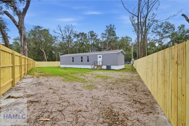 93 Thrasher Circle, Jesup, GA 31545