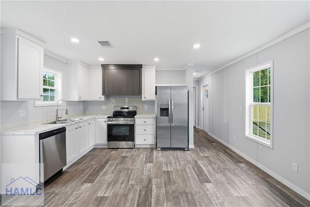 93 Thrasher Circle, Jesup, GA 31545