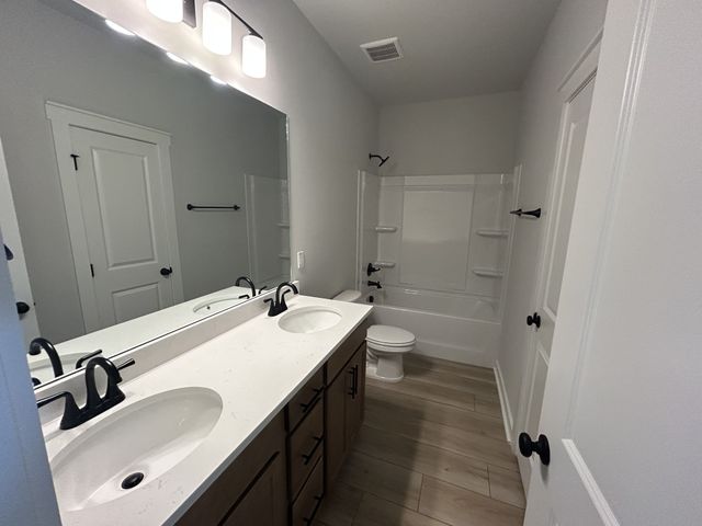 206 Augusta Way, Burns, TN 37029