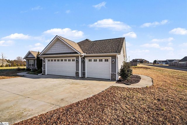 125 Apple Grove Drive, Inman, SC 29349