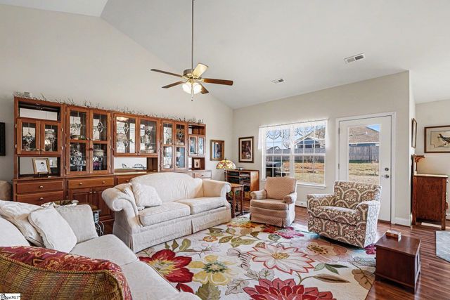 125 Apple Grove Drive, Inman, SC 29349