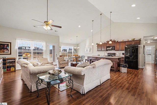 125 Apple Grove Drive, Inman, SC 29349