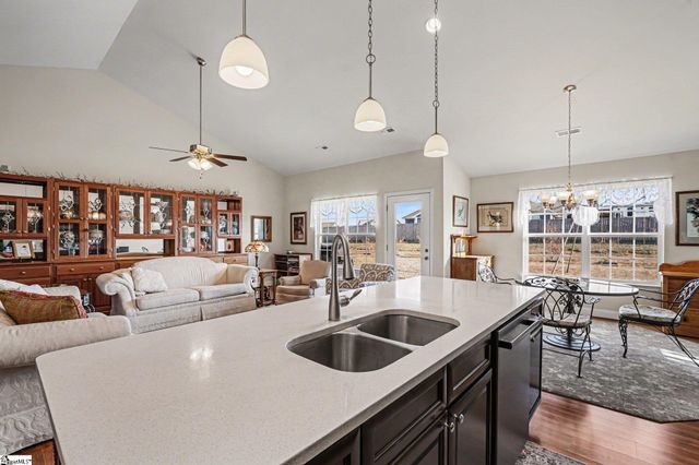 125 Apple Grove Drive, Inman, SC 29349