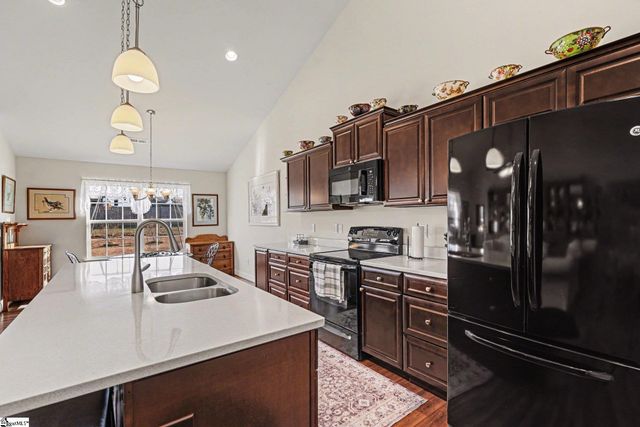 125 Apple Grove Drive, Inman, SC 29349