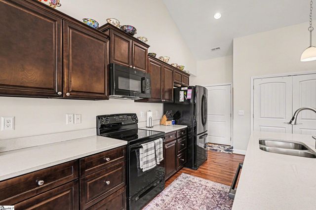 125 Apple Grove Drive, Inman, SC 29349