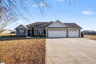 125 Apple Grove Drive, Inman, SC 29349