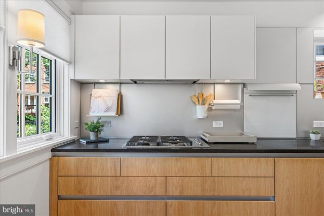 1706 SURREY LN NW, Washington, DC 20007